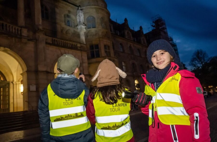 Flashlight tour for children/teenagers - Why Hannover at Dusk Works for Kids