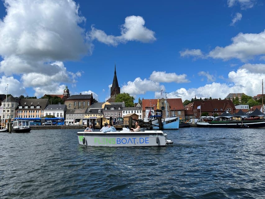 Flensburg: E-Boat rent - Quick Takeaways