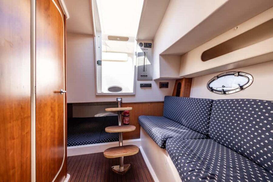 Frankfurt am Main: Private Boat Tour for up to 10 Guests with Skyline View - Price and value: what $530 buys you
