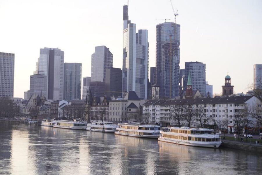 Frankfurt: Criminal hunt at night - Price and What You’re Actually Paying For