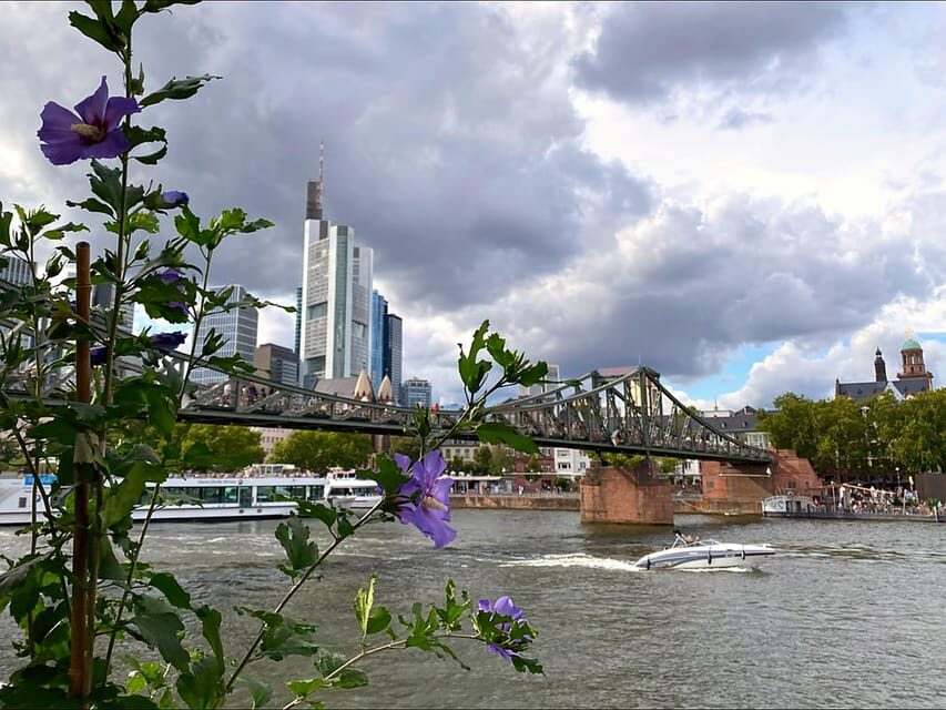 Frankfurt: Discover the heart of Frankfurt – a city tour in Russian - Key highlights that make this tour worth your time