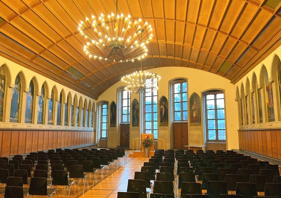 Frankfurt: Discover the heart of Frankfurt – a city tour in Russian - New Old Town and the finishing rhythm at Römerberg