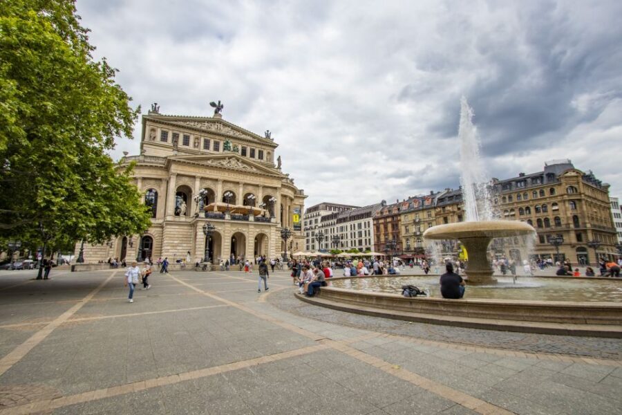 Frankfurt: Express Walk with a Local in 60 minutes - Key things that make this walk worth your time