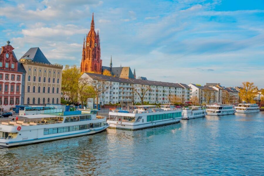 Frankfurt: Guided Bike Tour - Old Town Frankfurt on two wheels: Römer, half-timbered squares, and St. Paul’s Church