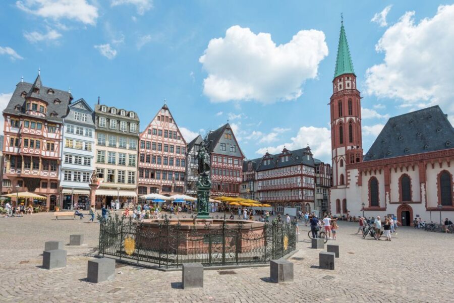 Frankfurt: Highlights and New Old Town English-Language Tour - Half-timbered New Old Town streets: the reconstruction you can actually walk through