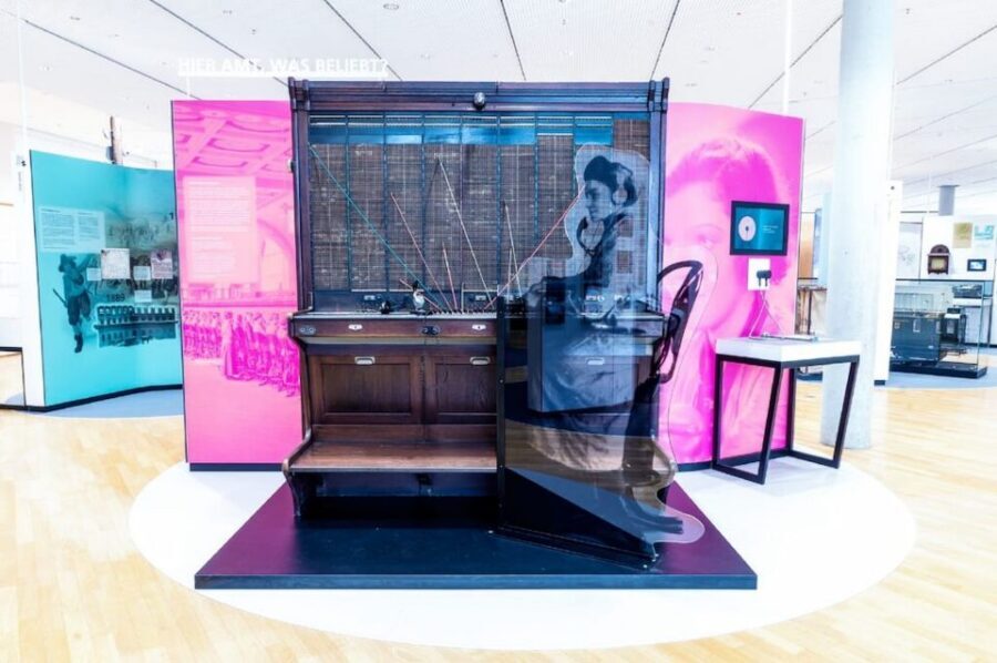 Frankfurt: Museum of Communication Exhibitions - Old telegraphs, phones, fax machines, radios, and TV sets you can actually picture