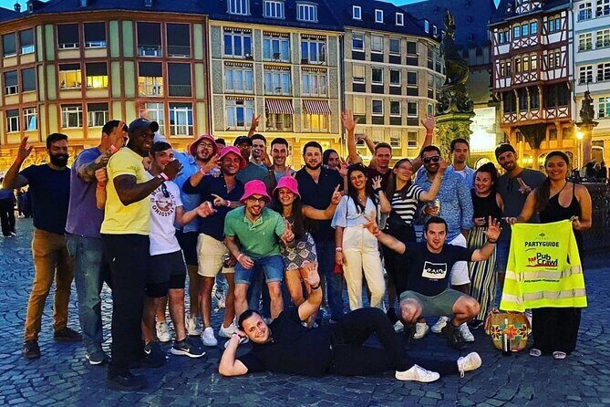 Frankfurt Night PubCrawl: 4 Venues, Welcome Shots + Club Entry - Römerberg Start at the Justice Fountain: Where Your Night Begins