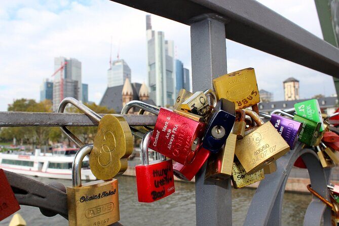 Frankfurt Old Town & Emperors: City Game & Walking Tour - How the 11 clue stops feel on the walk