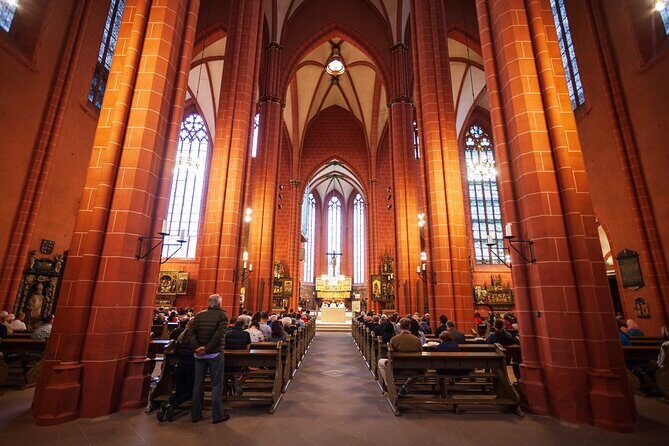 Frankfurt: Old Town Highlights Private Walking Tour - Römerberg and the Fountain of Justice: the center of the action