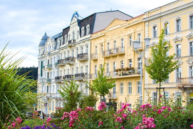 Frankfurt: Old Town Highlights Private Walking Tour - Goethe House (Goethe-haus): meeting the city’s most famous kid