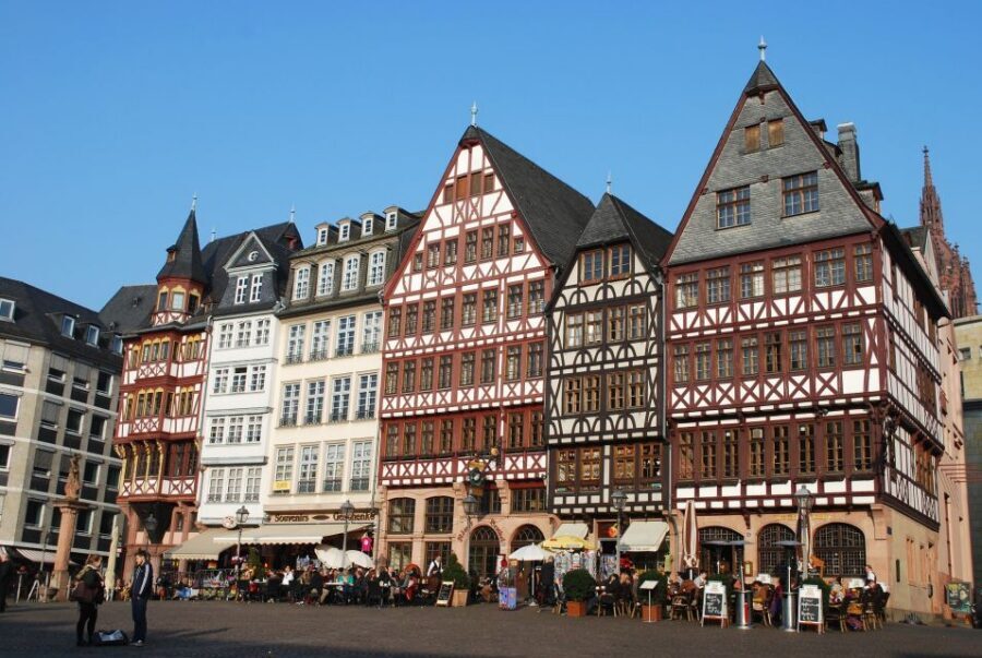 Frankfurt - Old Town Historic Walking Tour - Eiserner Steg Across the Main: The Iron Footbridge With a Rebuild Story