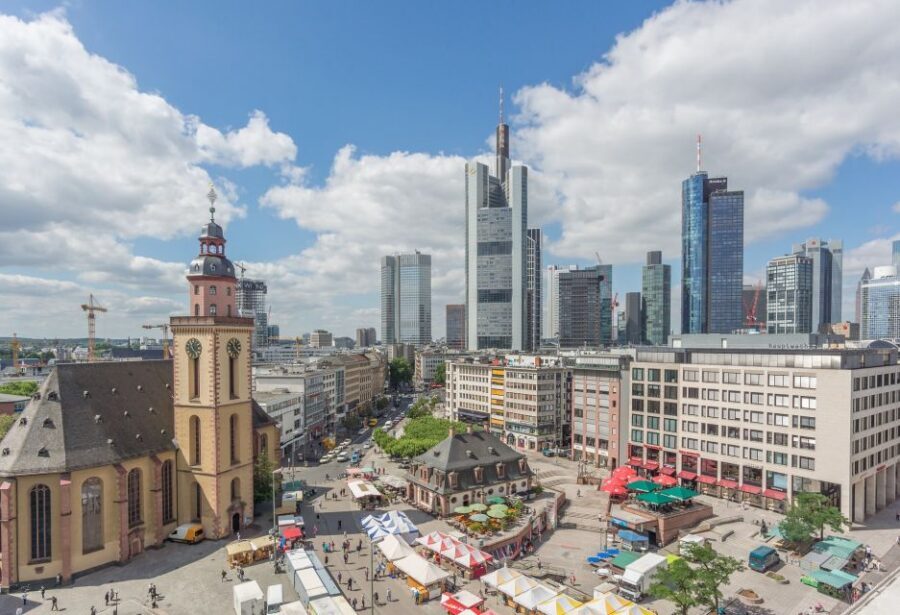 Frankfurt - Old Town Historic Walking Tour - Städel Museum and Eurotower: Art and Money in One City Block Mentality