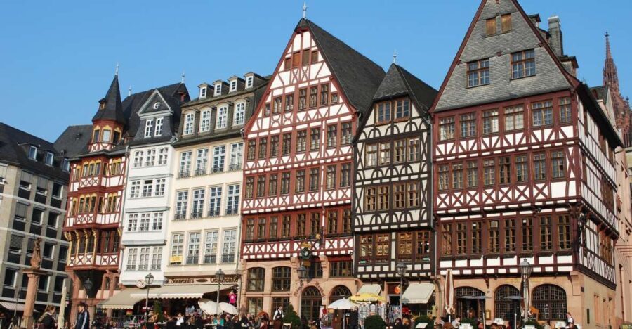 Frankfurt - Old Town Historic Walking Tour - Frankfurt Cathedral: Roman Gothic, Empire Symbols, and Big Interior Scale