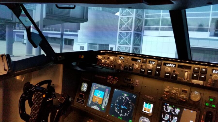 Frankfurt: "Ready for take off" - Flight Simulator B737 - Key things to know before you book