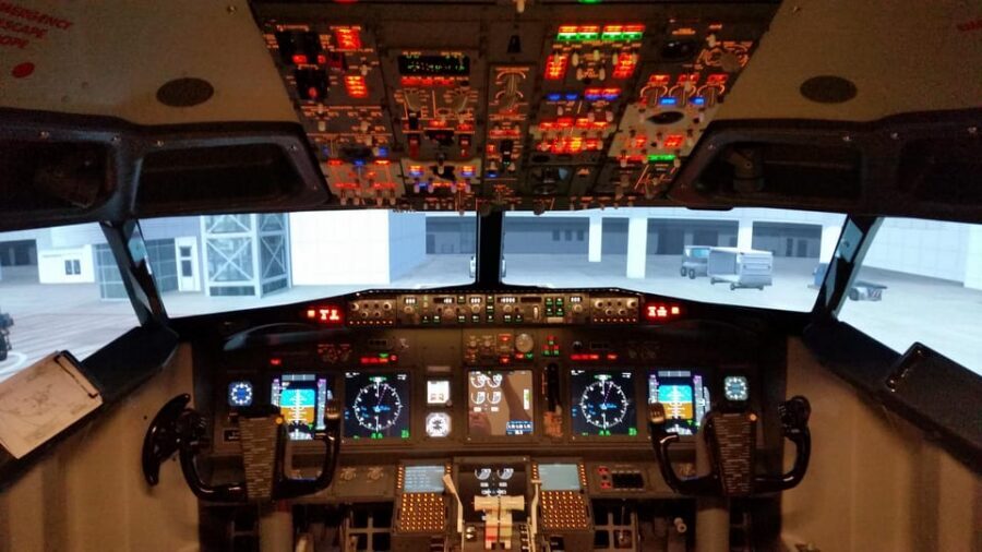 Frankfurt: "Ready for take off" - Flight Simulator B737 - The flight time categories (Economy, Business, First Class) and what they change