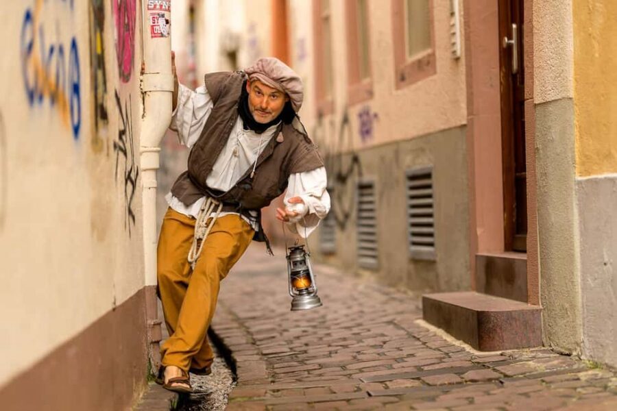 Freiburg: Acting tour Historix tour "Cathedral, gates, city legends" - Price and value: $17 for a staged 105-minute walk