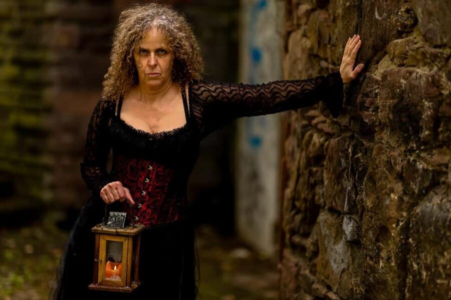 Freiburg: Acting tour "Witches, Torture, Stake" with Historix-Tours - Meet your actor at St. Martin’s Church on Rathausplatz