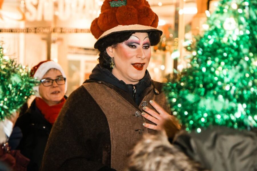 Freiburg: Christmas Tour with Drag Queen Betty BBQ - How the Betty BBQ Christmas Tour Feels in Real Life