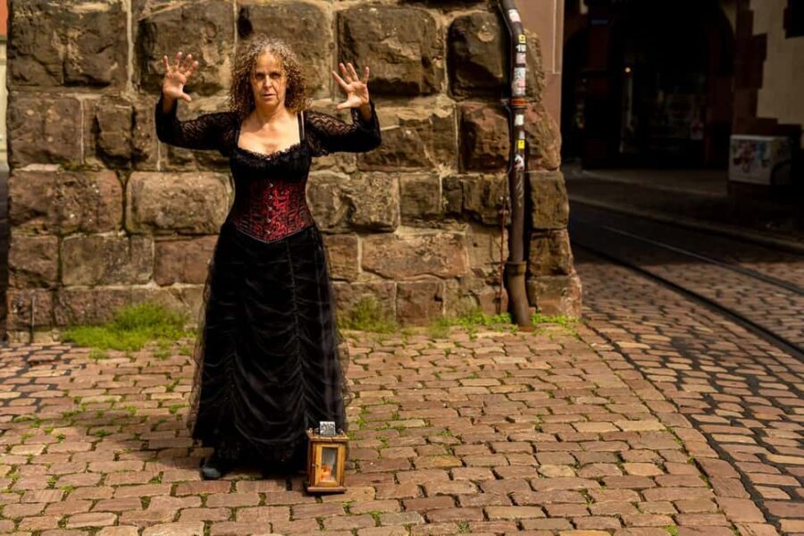 Freiburg: Ghost walk with Historix-Tours "Murderers, graves, and ghosts" - Actor performance, pacing, and what 105 minutes actually feels like