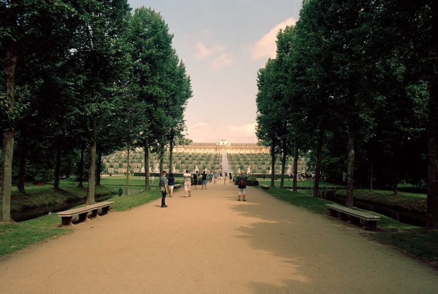 From Berlin: 6 Hour Tour to Potsdam - Sanssouci Park: the German Versailles experience you can feel on foot
