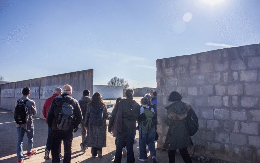 From Berlin: Sachsenhausen Concentration Camp Museum Tour - The white umbrella rule: your meeting point and first practical move