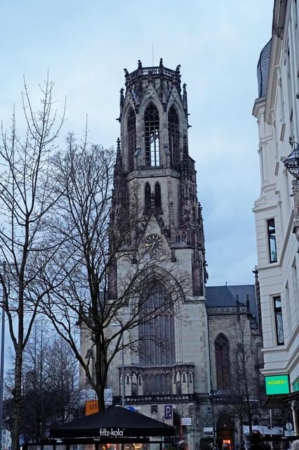 From Eigelstein to Nippes: city tour and wine hike - Who should book this wine hike from Eigelstein to Nippes