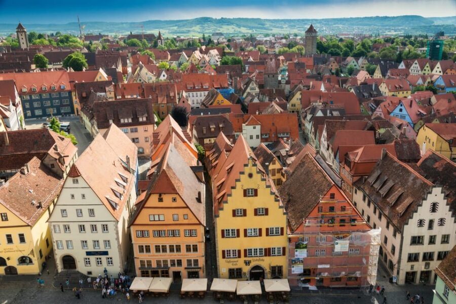From Frankfurt: Rothenburg ob der Tauber Wine Tour - Rothenburg ob der Tauber in 3-plus hours: walls, Plönlein, and Christmas-world detours