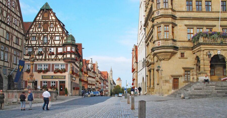 From Frankfurt: Rothenburg ob der Tauber Wine Tour - Würzburg Residence and baroque churches: the UNESCO stop that works in a time crunch