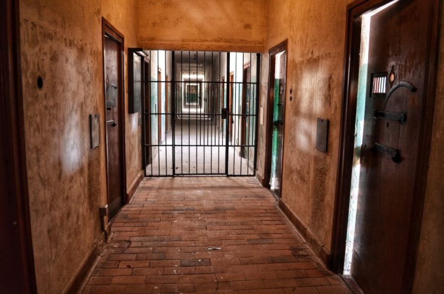 From Munich: Dachau Memorial Site Tour in Spanish - The core experience: Dachau’s memorial site with an official guide