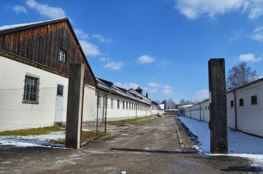 From Munich: Dachau Memorial Site Tour in Spanish - What you’ll see: exhibition, original traces, and reconstructions