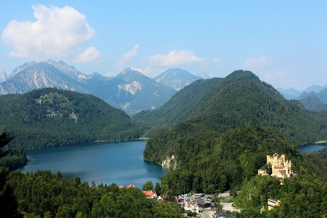 From Munich: Neuschwanstein Castle and Linderhof Private Tour - Oberammergau: a great stop that can feel rushed