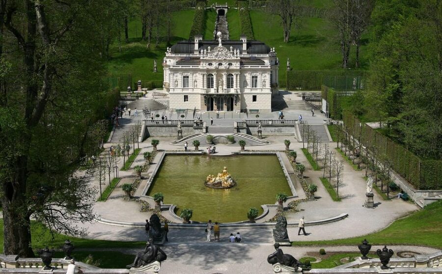 From Munich: To Neuschwanstein Castle, Linderhof, Oberammerg - How the 10 Hours Usually Feel: Morning Big Stop, Midday Village, Evening Return