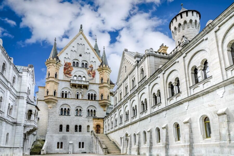 From Munich: Trip to Neuschwanstein & Linderhof in Spanish - Key highlights to look for