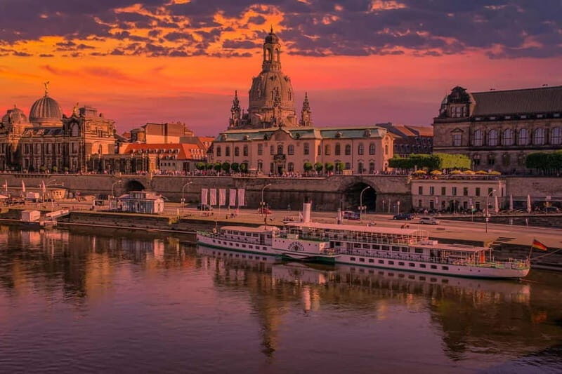 From Prague: Dresden Christmas markets and old town tour - Dresden old town on foot: what a private guide changes
