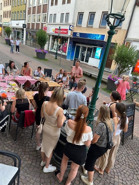 Fulda: Guided wine tasting with wines and wine accompaniments - Vinothek Rebkultur: the setting that keeps wine tasting relaxed