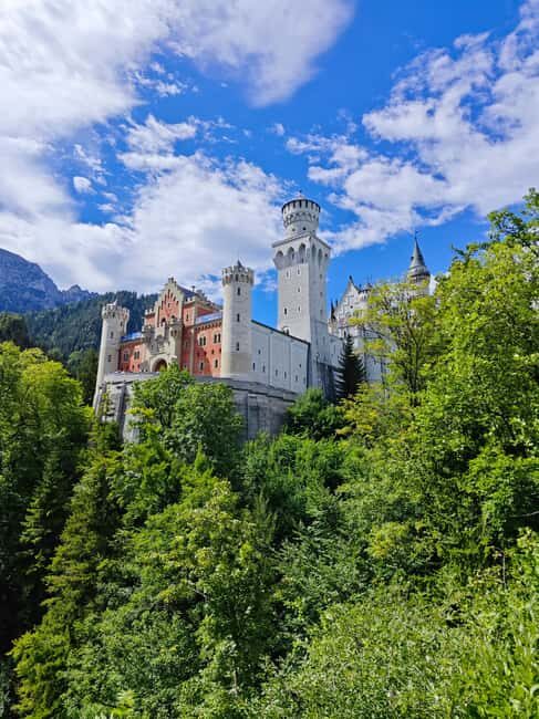 Füssen to Neuschwanstein Castle - Guided Scenic Tour - Meeting Point at Füssen Station Platform 2 (and Why It Matters)