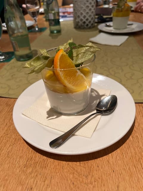 Genussvoll durch Tübingen: Kulinarische Stadtführung - Final stop: traditional local dessert and a good way to end