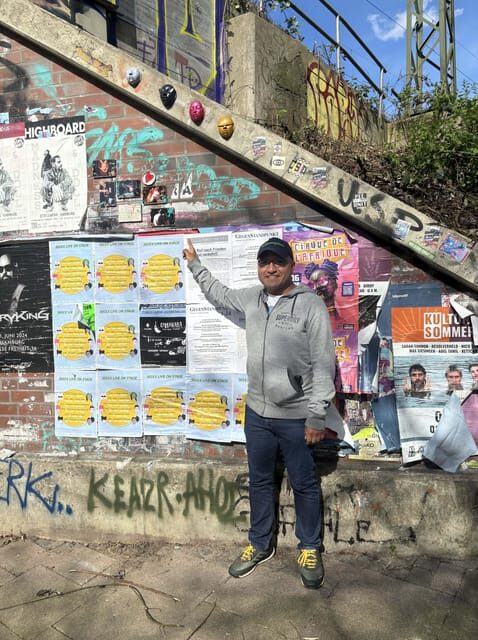 German guided insider tour of Hamburg's Schanzenviertel - Starting in the Schanzenviertel, with Cafe Blattgold as your anchor