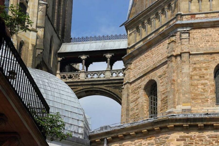 Germany: Guided tour of Aachen - Charlemagne Center: tying the cathedral to the Franks king