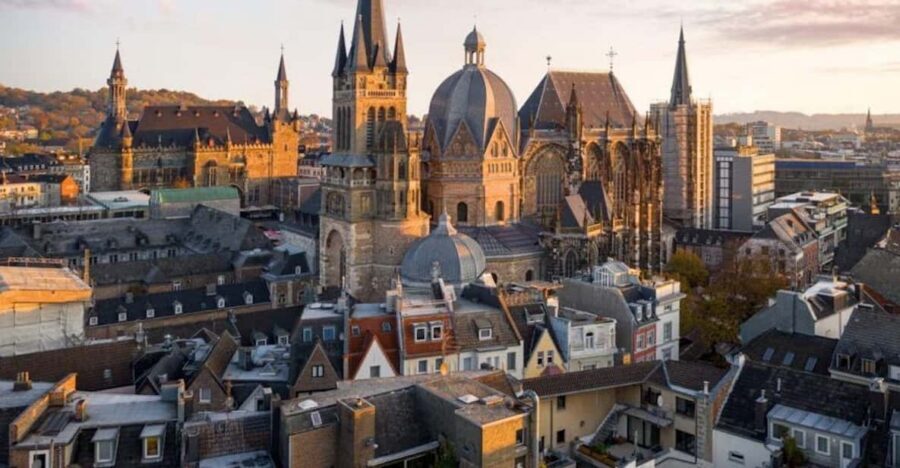 Germany: Guided tour of Aachen - Printen cookie stops and old-town streets: more than a photo break