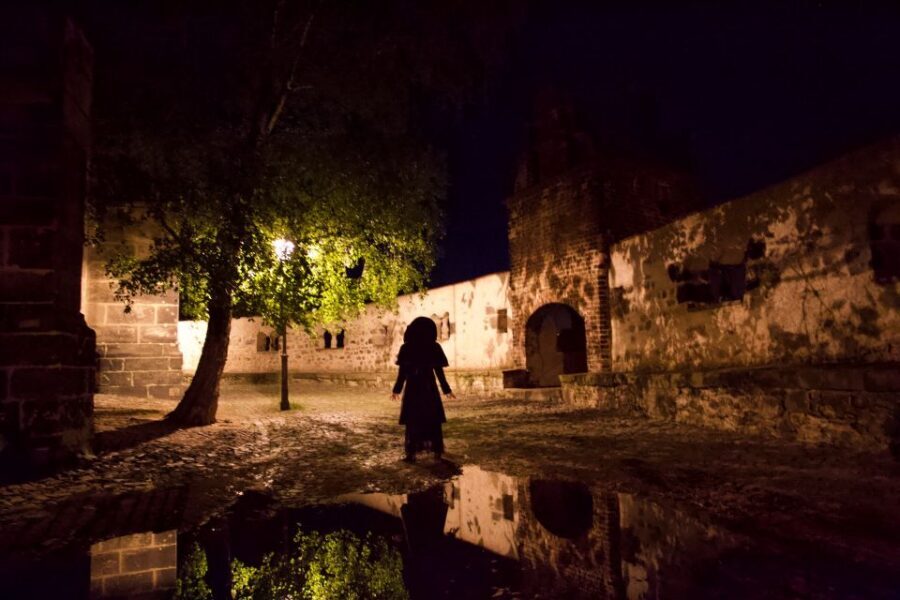 Görlitz: Ghosts and Spooky Historical Night Walking Tour - Meeting Point at Peterskirche: Where the Night Really Starts