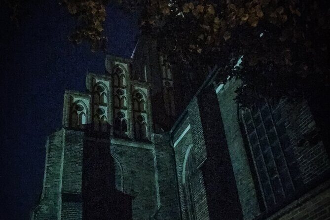Gruseltour Berlin Haunted Ghost Walk 90-minute at Berlin Mitte city center - A 9 pm Haunted Ghost Walk in Berlin Mitte that’s part history, part theater
