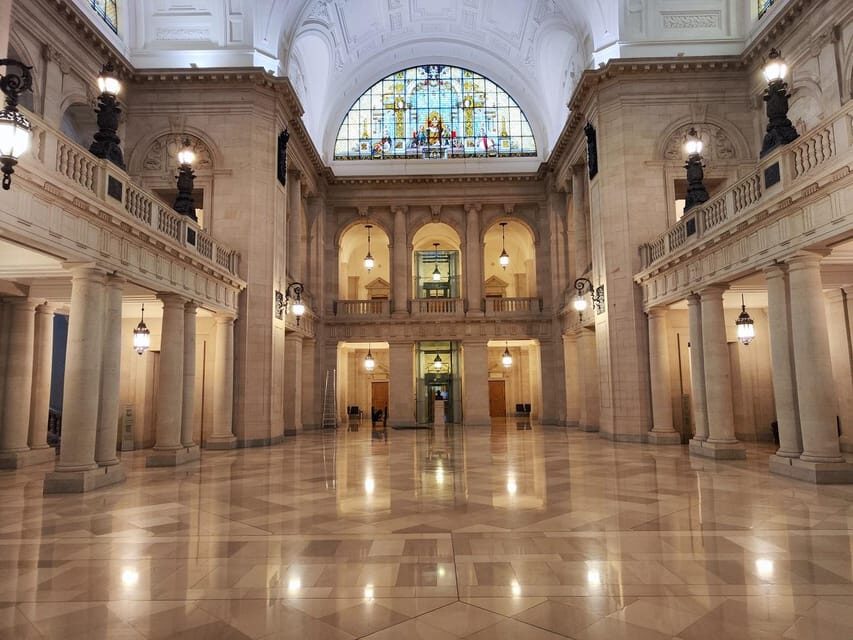 Guided tour of the Federal Administrative Court in Leipzig - Entering Leipzig’s Federal Administrative Court building is like stepping into a timeline
