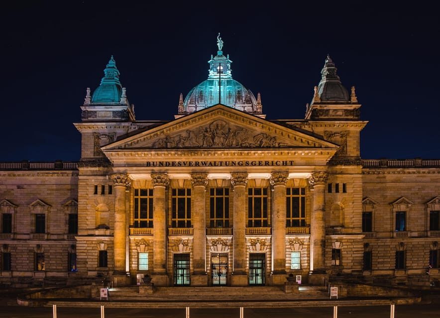 Guided tour of the Federal Administrative Court in Leipzig - Your 1.5-hour circuit: domed hall, historic courtrooms, and the judges’ gallery