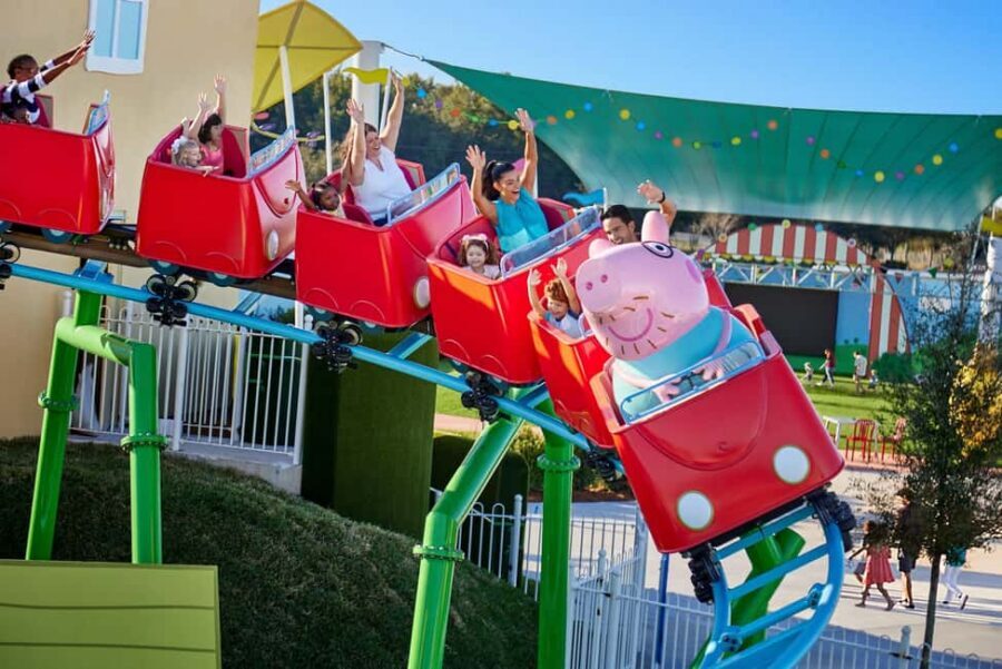 Günzburg: LEGOLAND® Deutschland & PEPPA PIG Park Ticket - LEGOLAND Deutschland Highlights: Fire Dragon, MINILAND, and NINJAGO
