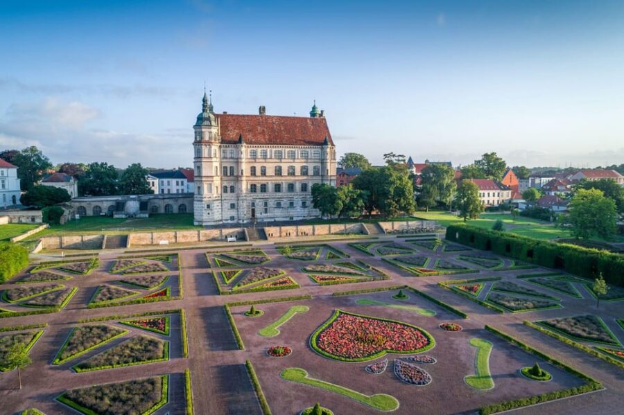 Güstrow: Guided tour of the historic city center - Renaissance Castle Stories—and What Restoration Changes