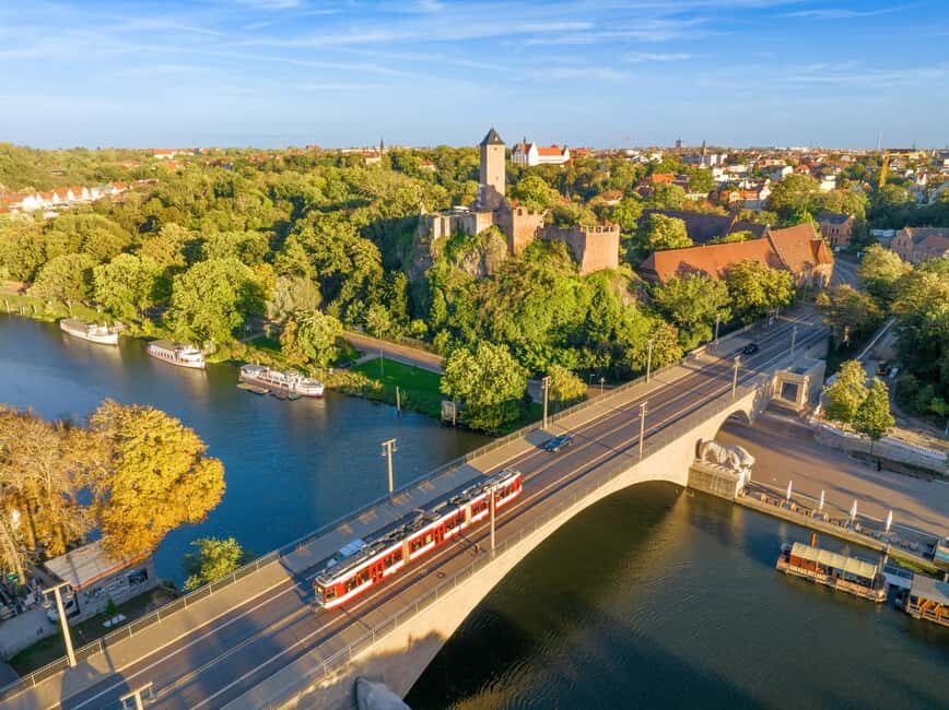Halle (Saale) : Die Stadtrundfahrt mit dem Bus - A 90-minute comfort reset in Halle (Saale)
