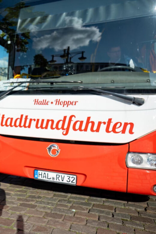 Halle (Saale) : Die Stadtrundfahrt mit dem Bus - Squares and city-center anchors you’ll spot quickly