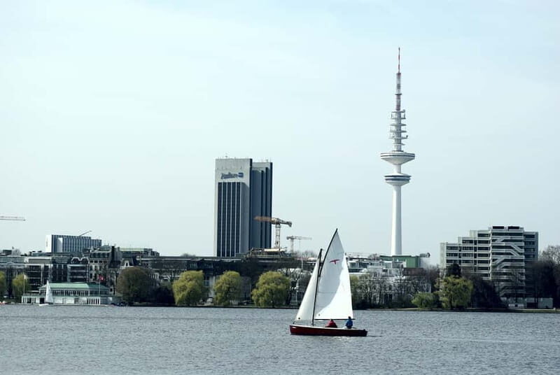 Hamburg: 1.5-Hour Sailing Sightseeing Tour on Aussenalster - Key things that make this Alster sail worth your time