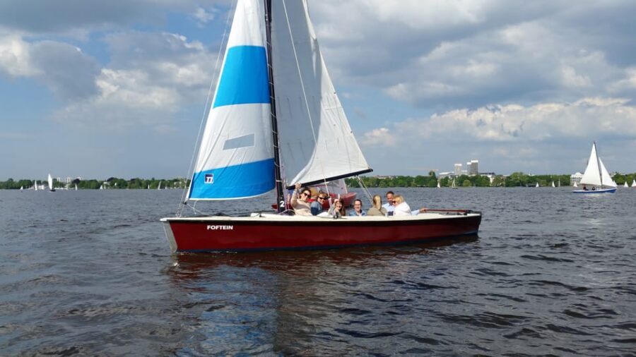 Hamburg: 1.5-Hour Sailing Sightseeing Tour on Aussenalster - Who This Tour Suits Best (and Who Should Skip It)